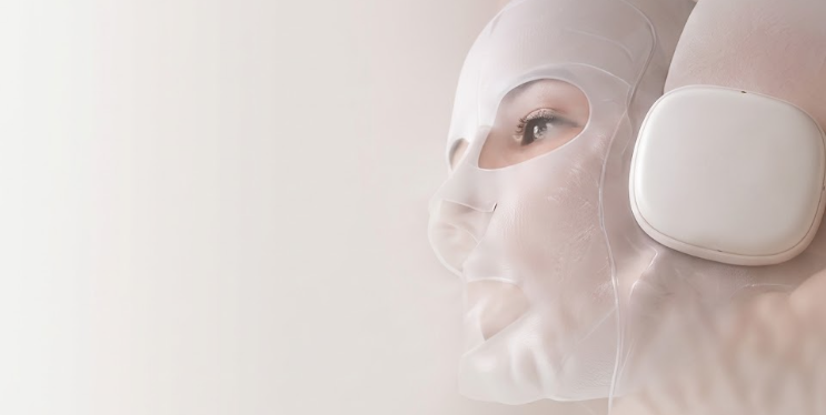 SpanPrime LED face mask with glowing smart controller